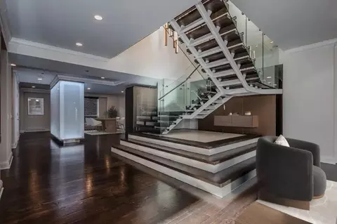 Entry Way - 270 E Pearson St #701-801, Chicago, IL 60611 photo 1 of 3