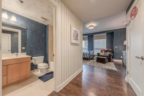 Entry Way - 270 E Pearson St #701-801, Chicago, IL 60611 photo 3 of 3