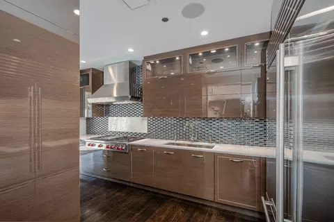 Kitchen - 270 E Pearson St #701-801, Chicago, IL 60611 photo 1 of 2
