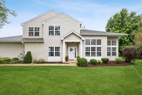 121 S Barton Trl, Batavia, IL 60510