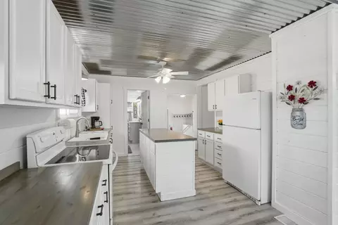 Kitchen - 301 N Yates St, Alpha, IL 61413 photo 1 of 3