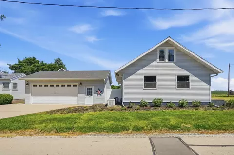301 N Yates St, Alpha, IL 61413
