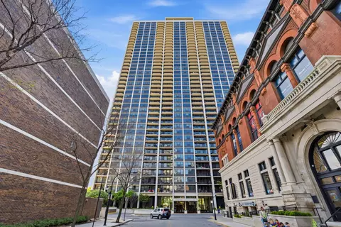 1560 N Sandburg Ter N #1405, Chicago, IL 60610