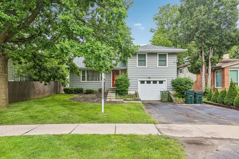 715 E Main St, Barrington, IL 60010