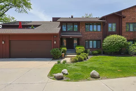 3101 Toulon Dr #B2, Northbrook, IL 60062