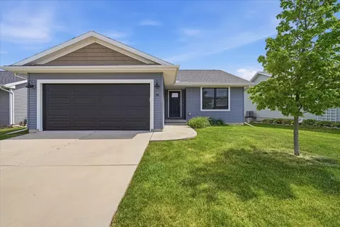 38 Winding Way, Bloomington, IL 61705