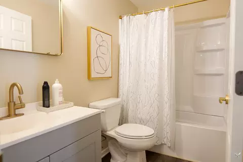 Bath - 24835 Gates Ct, Plainfield, IL 60585 photo 3 of 3