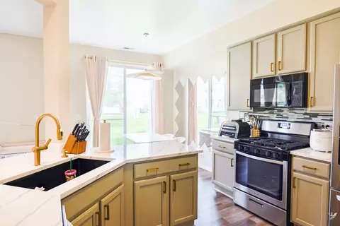 Kitchen - 24835 Gates Ct, Plainfield, IL 60585 photo 3 of 3