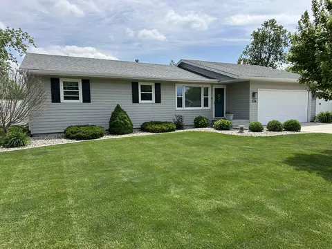 530 N Van Buren Ave, Bradley, IL 60915