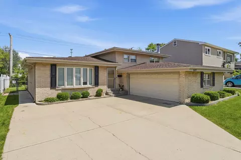 8549 Blue Ridge Ave, Hickory Hills, IL 60457