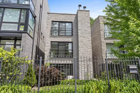 1757 N Campbell Ave, Chicago, IL 60647