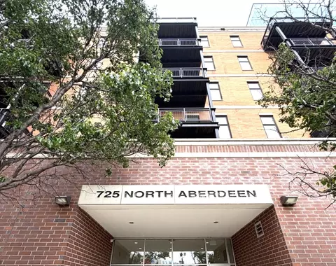 725 N Aberdeen St #209, Chicago, IL 60607