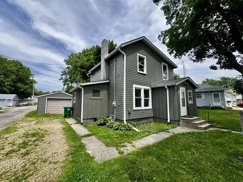 404 4th St, Mendota, IL 61342