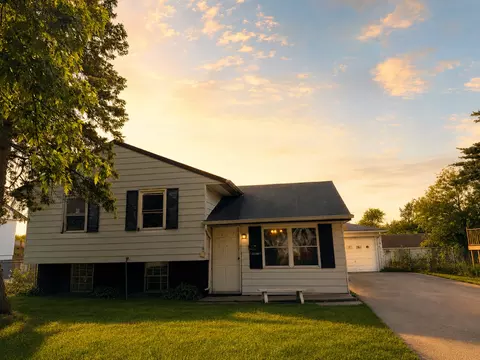 22250 Brookwood Dr, Sauk Village, IL 60411