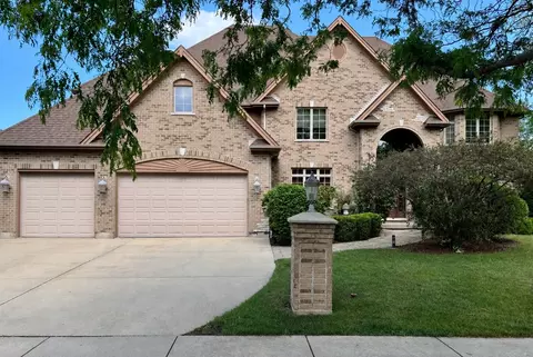 948 Lorie Ln, Lake Zurich, IL 60047