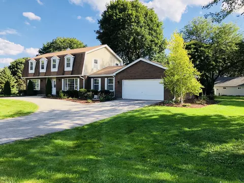 10 S450 Windjammer Ln, Naperville, IL 60564