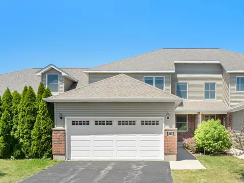 3705 Green Tree Ln, Dekalb, IL 60115