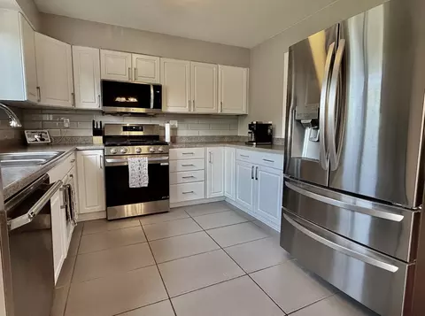 Kitchen - 4500 Clearview Dr, Mchenry, IL 60050 photo 1 of 3