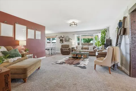 409 E Oak St, Fairbury, IL 61739 photo 15