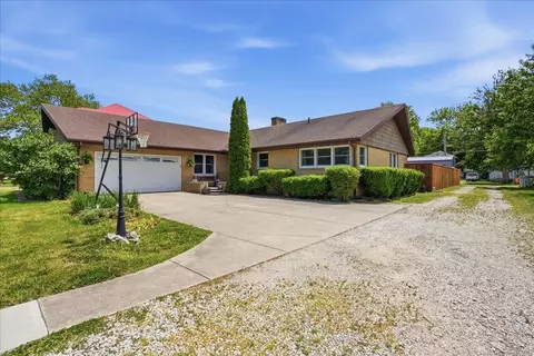 409 E Oak St, Fairbury, IL 61739 photo 5