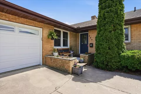 409 E Oak St, Fairbury, IL 61739 photo 3