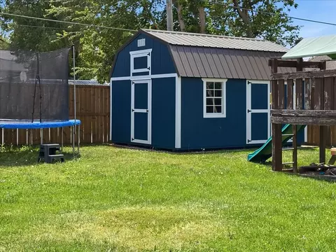 409 E Oak St, Fairbury, IL 61739 photo 7