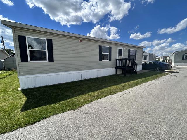8800 S Harlem Ave #404, Bridgeview, IL 60455