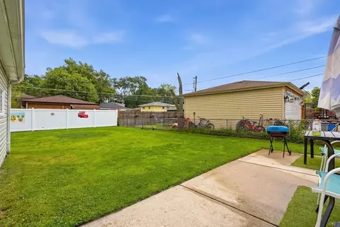 Exterior - Undisclosed, Midlothian, IL 60445 photo 3 of 6