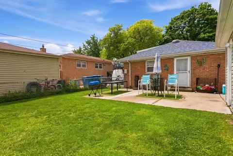Exterior - Undisclosed, Midlothian, IL 60445 photo 5 of 6