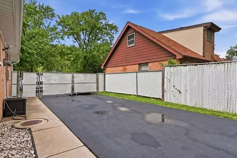 Exterior - Undisclosed, Midlothian, IL 60445 photo 6 of 6