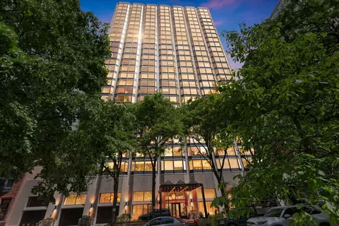 50 E Bellevue Pl #1806, Chicago, IL 60611