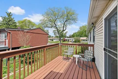 Exterior - 4403 Maple Ct, Rolling Meadows, IL 60008 photo 4 of 12