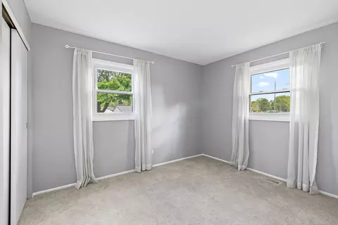 Bedroom - 4403 Maple Ct, Rolling Meadows, IL 60008 photo 5 of 8