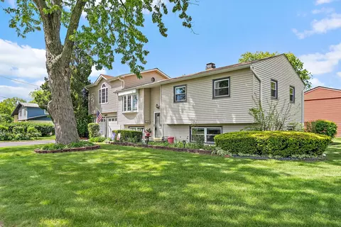 Exterior - 4403 Maple Ct, Rolling Meadows, IL 60008 photo 2 of 12