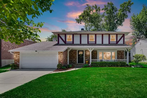 459 Sussex Ct, Buffalo Grove, IL 60089