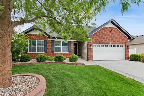 8004 Aaron Ln, Joliet, IL 60431