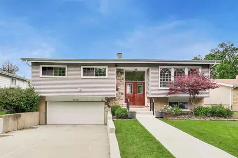 1503 N Park Dr, Mount Prospect, IL 60056