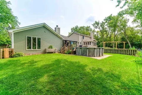 Exterior - 809 Carol Ave S, Mchenry, IL 60050 photo 12 of 13