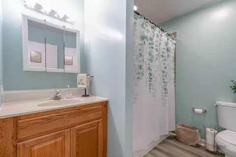 Bath - 809 Carol Ave S, Mchenry, IL 60050 photo 1 of 2