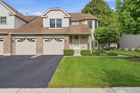 3255 N Daniels Ct, Arlington Heights, IL 60004