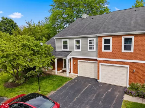166 S Stonington Dr, Palatine, IL 60074
