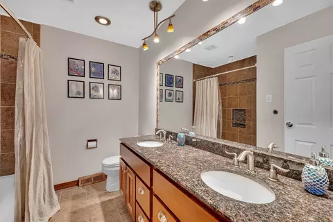 5 Assembly Ct, Bolingbrook, IL 60440 photo 13