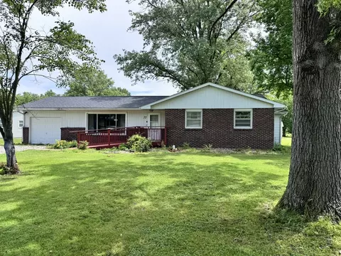17 Crestwood, Centralia, IL 62801