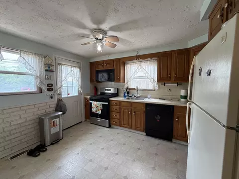 Kitchen - 8945 N Lyons St, Des Plaines, IL 60016 photo 1 of 1