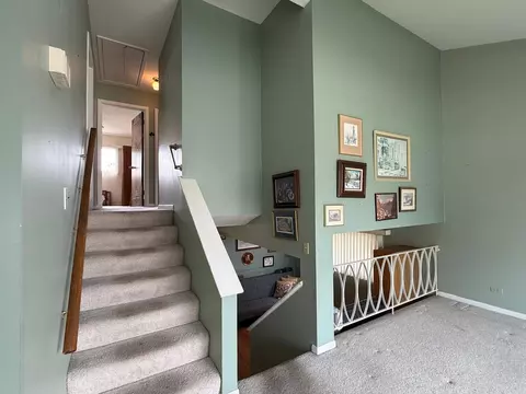 Entry Way - 8945 N Lyons St, Des Plaines, IL 60016 photo 1 of 2