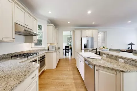 Kitchen - 345 Madison Ave, Glencoe, IL 60022 photo 3 of 3