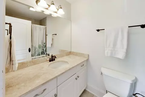 Bath - 345 Madison Ave, Glencoe, IL 60022 photo 5 of 9