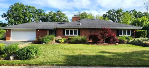 160 S Spring Oaks Dr, Wood Dale, IL 60191
