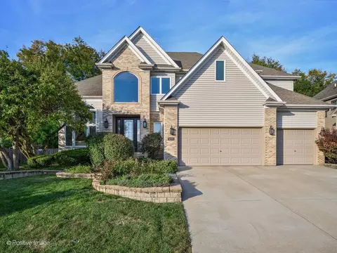 3190 Wild Meadow Ln, Aurora, IL 60504