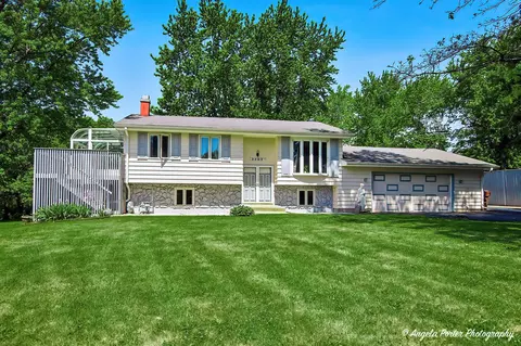 3303 Trebes Dr, Harvard, IL 60033